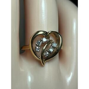 Vintage 14k solid yellow gold genuine diamonds heart cluster ring size 7.5